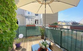 Magic Vienna Balcony Apartment